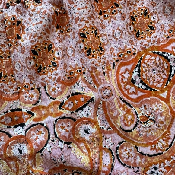 BCBMaxazria Women's Paisley Print Flowy Vacation Colorful Shorts Size Medium - Picture 4 of 6